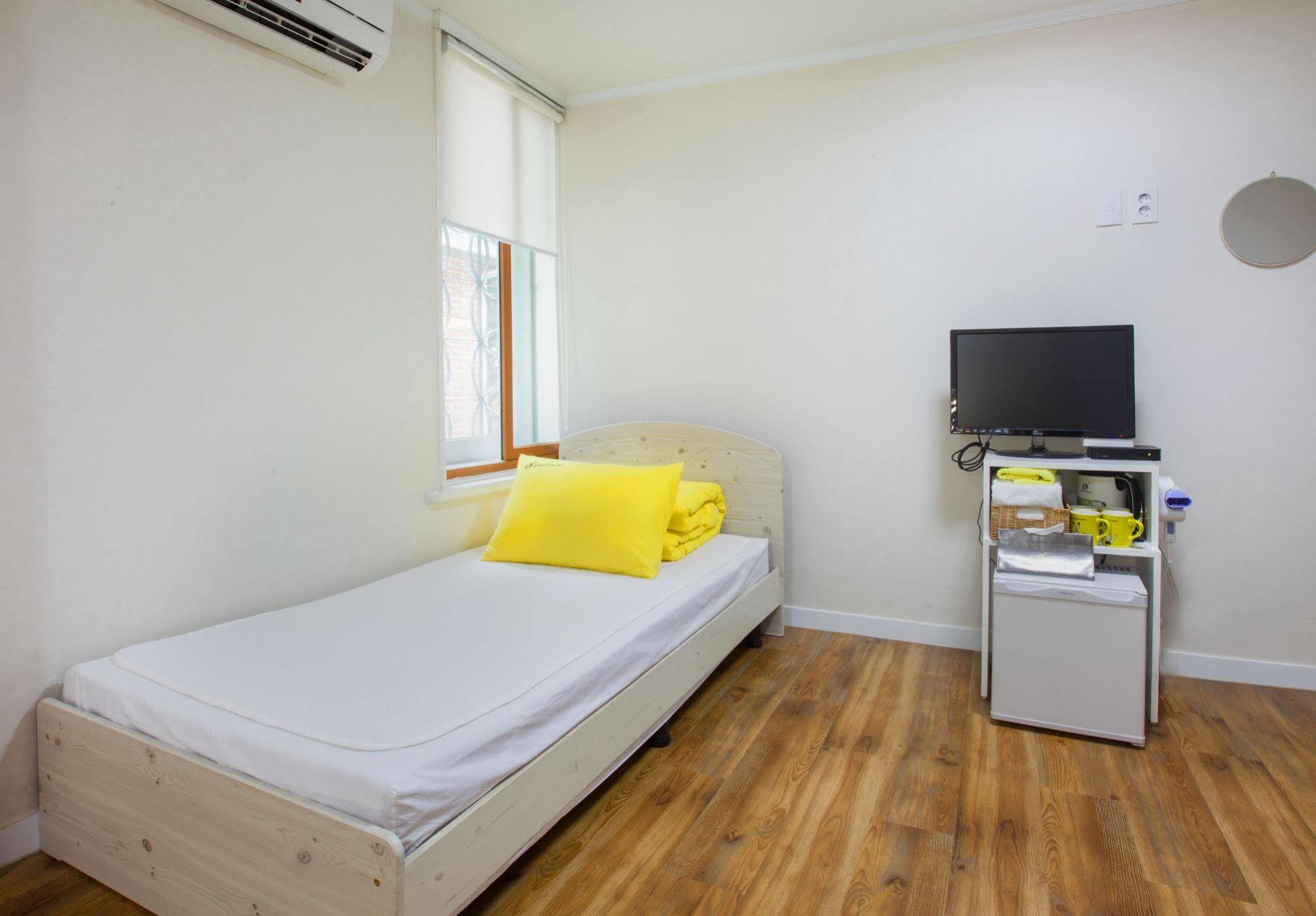 24 Guesthouse Namsan Garden Seul Exterior foto